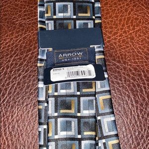 Men’s  Arrow tie